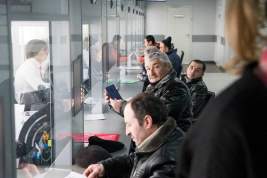Около 1000 мигрантов депортируют после рейдов по стройкам и рынкам Петербурга