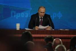 Путин анонсировал изменения в программе семейной ипотеки и МРОТ