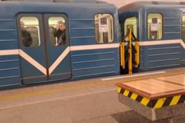 Петербуржцы жалуются на медленное строительство новых станций метро и закрытие старых